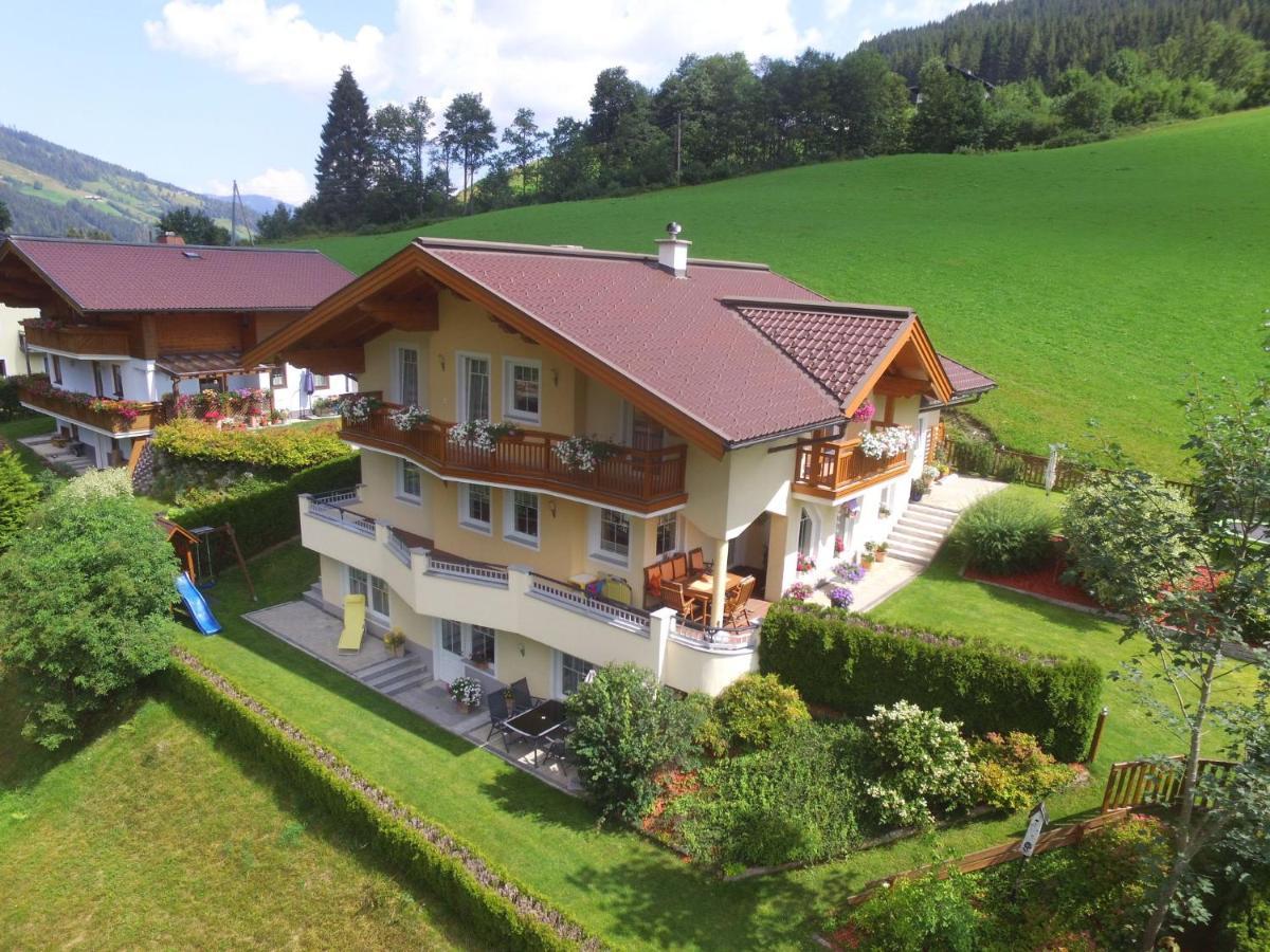 Modern Apartment In Salzburger With Terrace Kleinarl Esterno foto